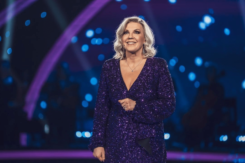 Mikä tekee Vappu Pimiästä suomalaisen viihteen tunnetun nimen?