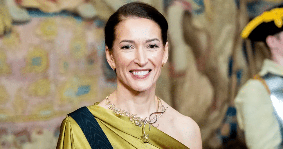 Kuinka vanha on Suzanne Innes-Stubb ja miten hän on vaikuttanut Suomeen