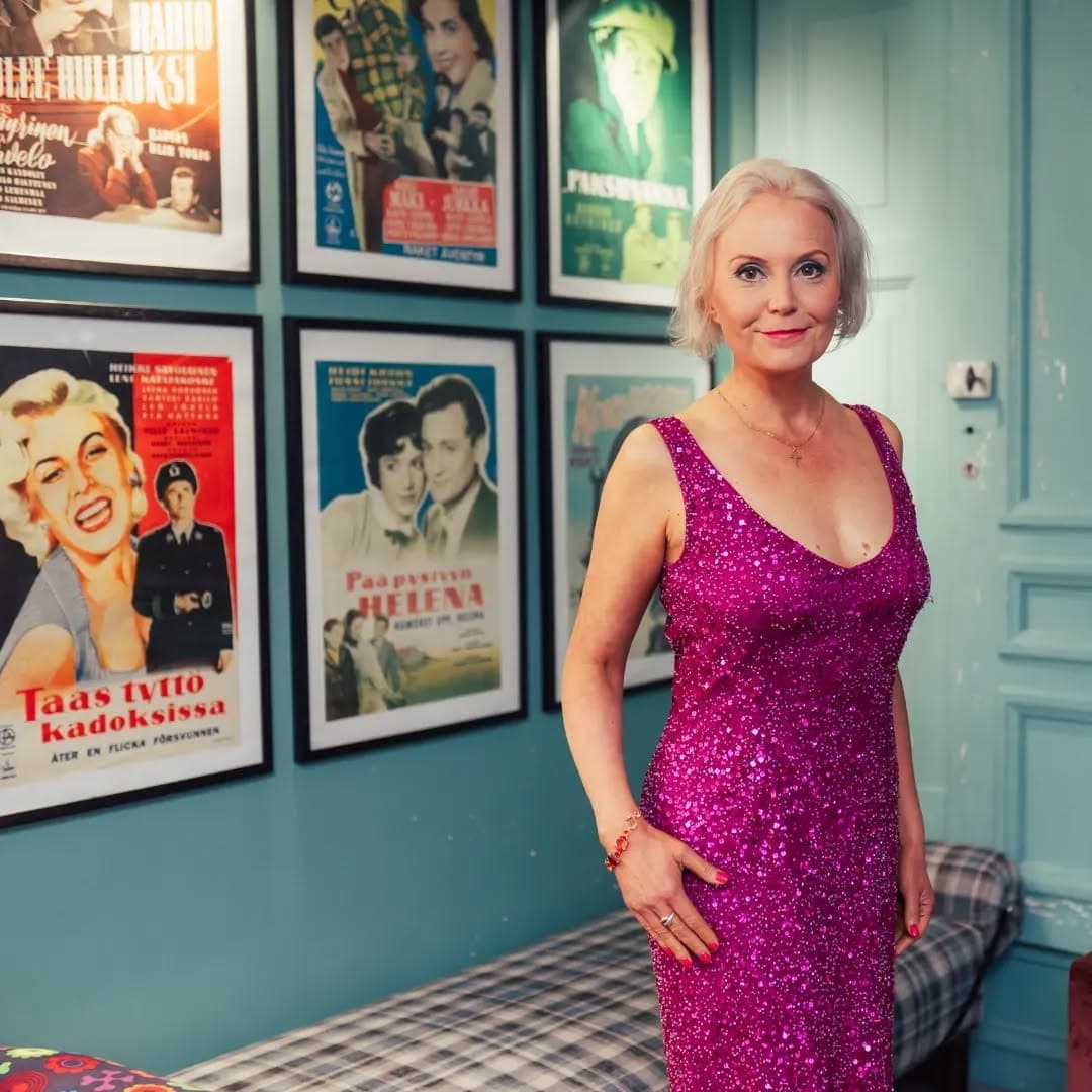 Hanna Wass julkaisi humoristisen tekoälykuvan Instagramissa