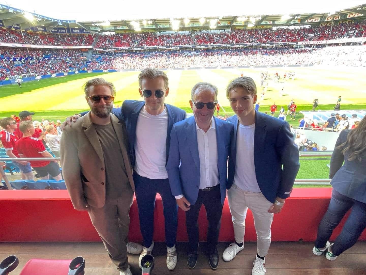 Mikä on Hjallis Harkimo pituus? Onko hän todella perheensä lyhyin