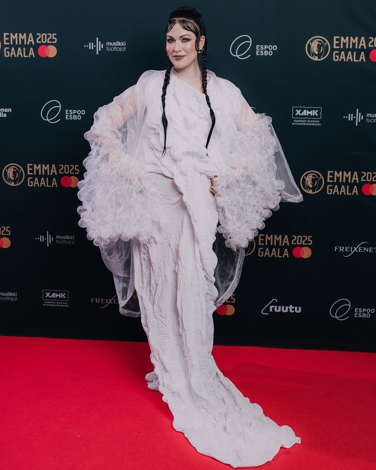 Jenni Vartiainen esiintyy Presidentinlinnassa itsenäisyyspäivänä!