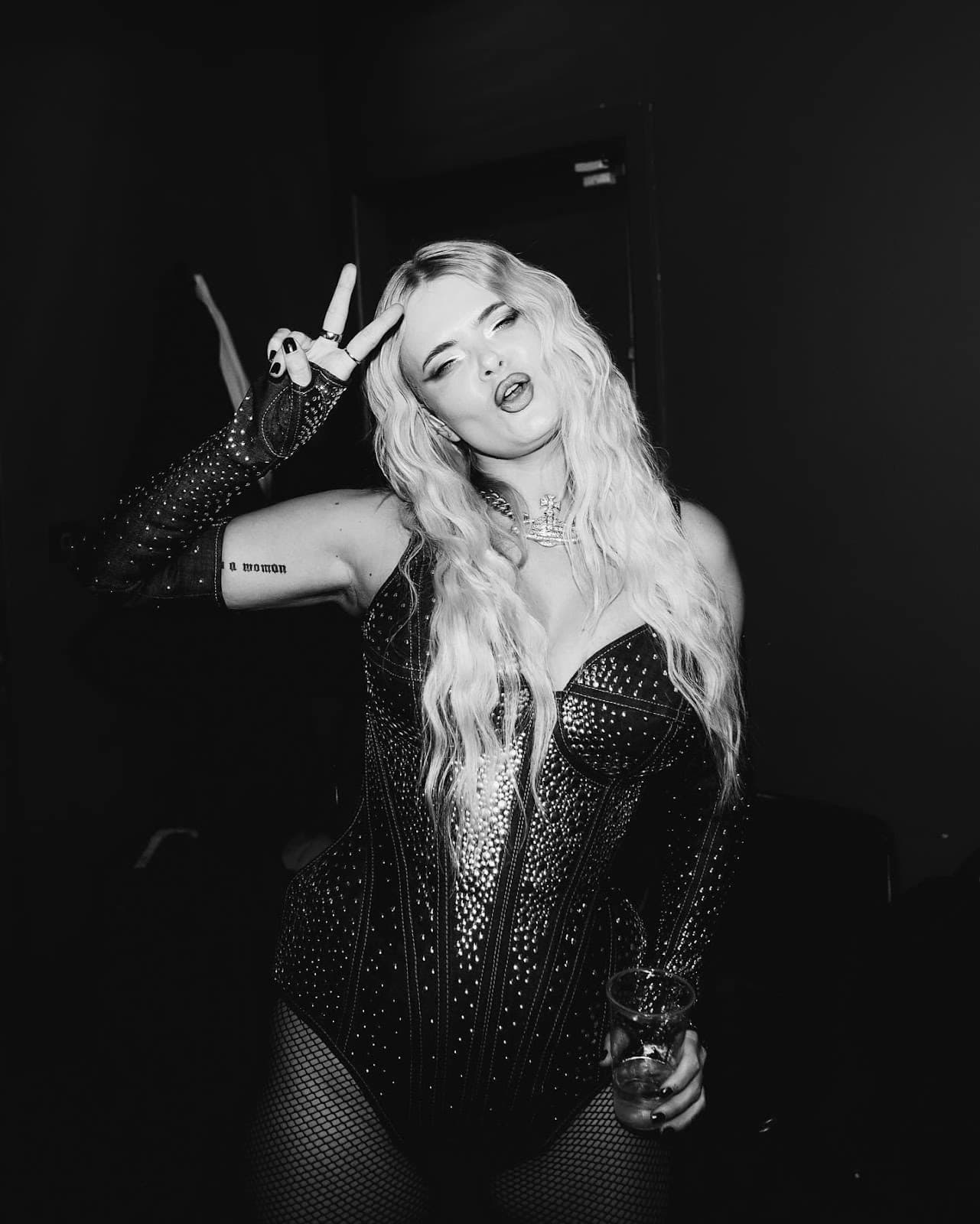 Erika Vikman juhli 32-vuotis syntymäpäiväänsä Sveitsissä