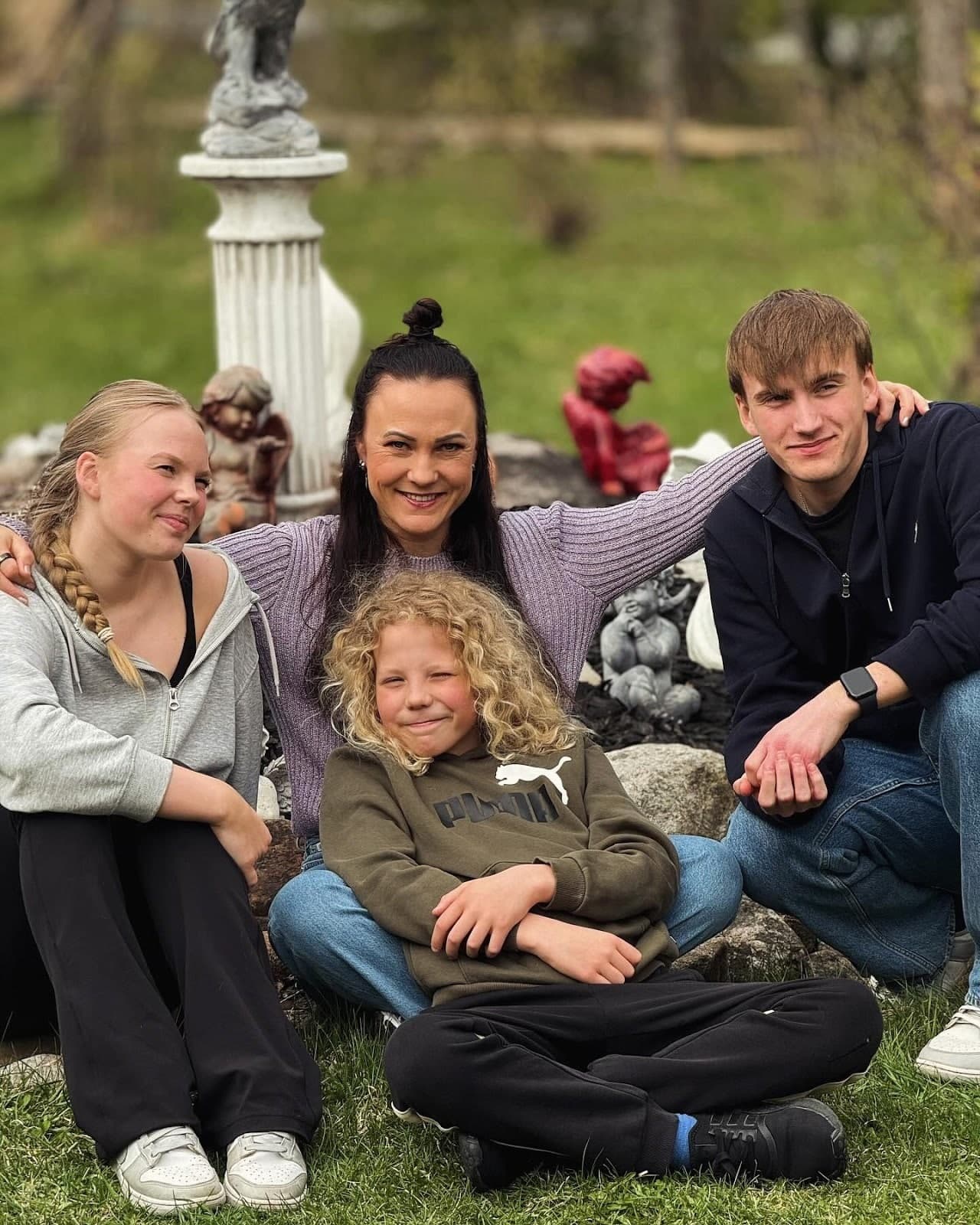 Mira Luoti esikoinen on nyt aikuinen – katso juhlat