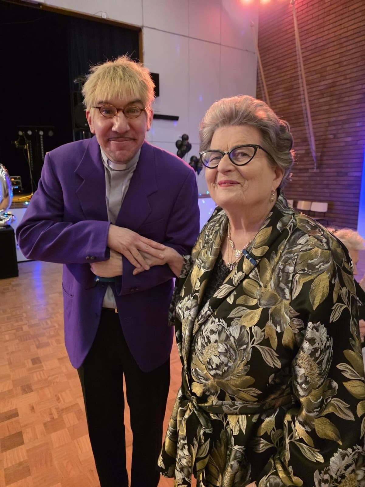 Aku Hirviniemi esiintyi yllättävässä tilaisuudessa Imatralla