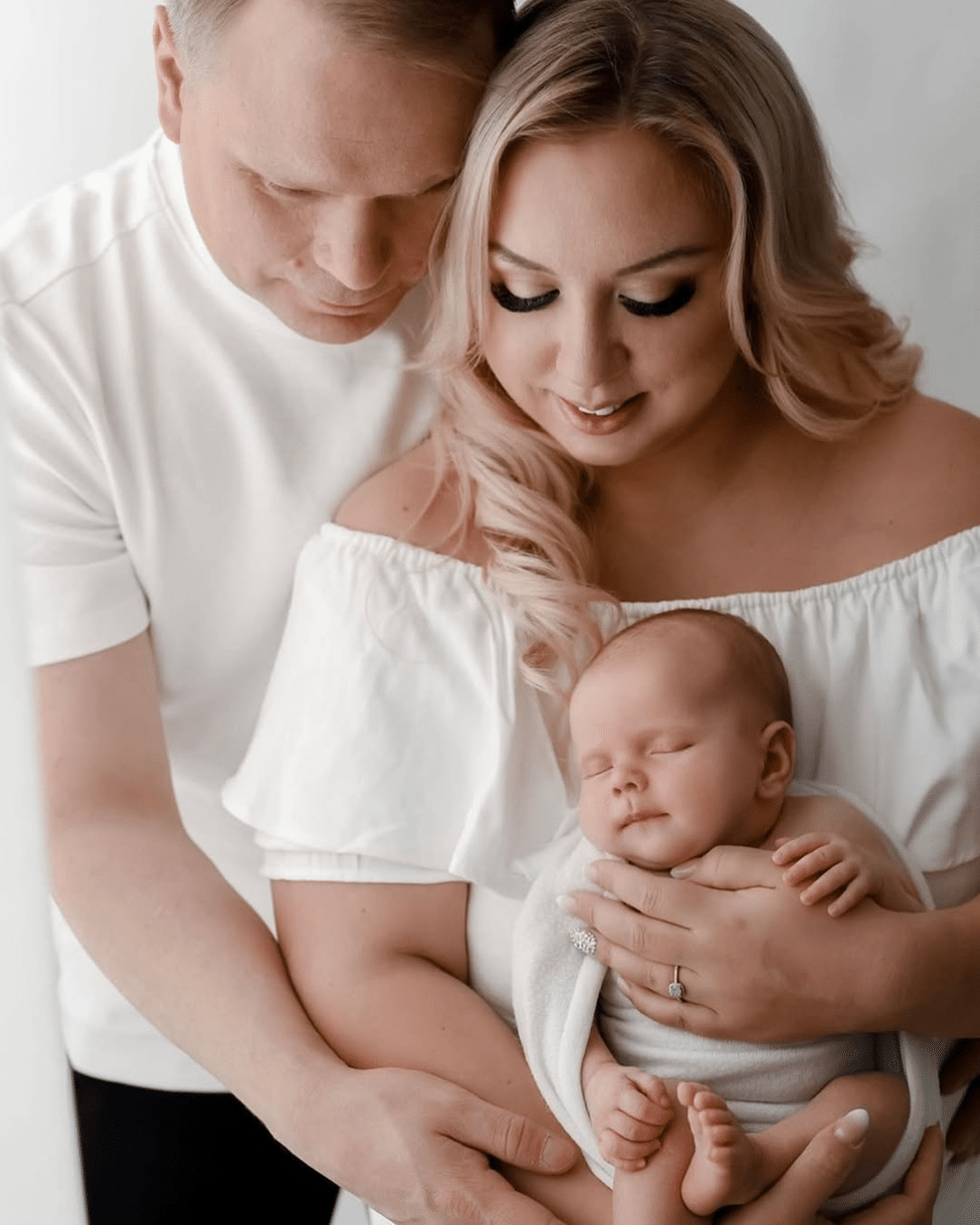 Kuka on Henna Kalinainen puoliso?